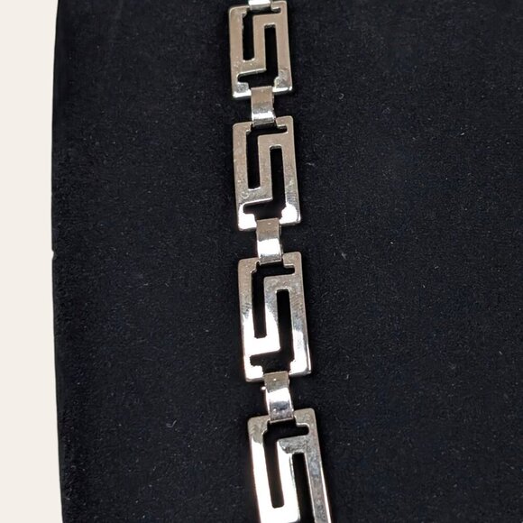 V. Grecian Key Link Belt - Picture 3 of 6